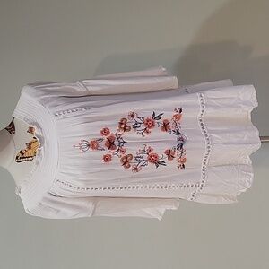 TAYLOR & SAGE boho style top.  Emboidered with orange flowers.  Size is Large.